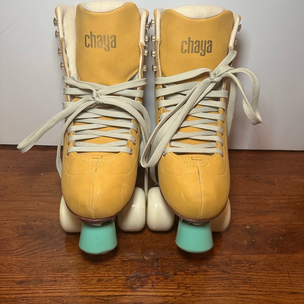 CHAYA Melrose Deluxe Amber Roller Skates Women Sz 8.5 Men Sz 7.5 EU 40